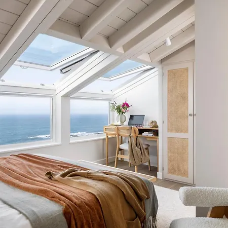 Wishome-Una Espectacular Casa Sobre El Acantilado Frente Al Cantabrico, Con Chimenea Y Piscina Climatizada Pechón