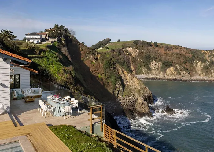 Vila Wishome-casa Sobre Acantilado Con Servicios De Hotel, Con Piscina Climatizada Pechón